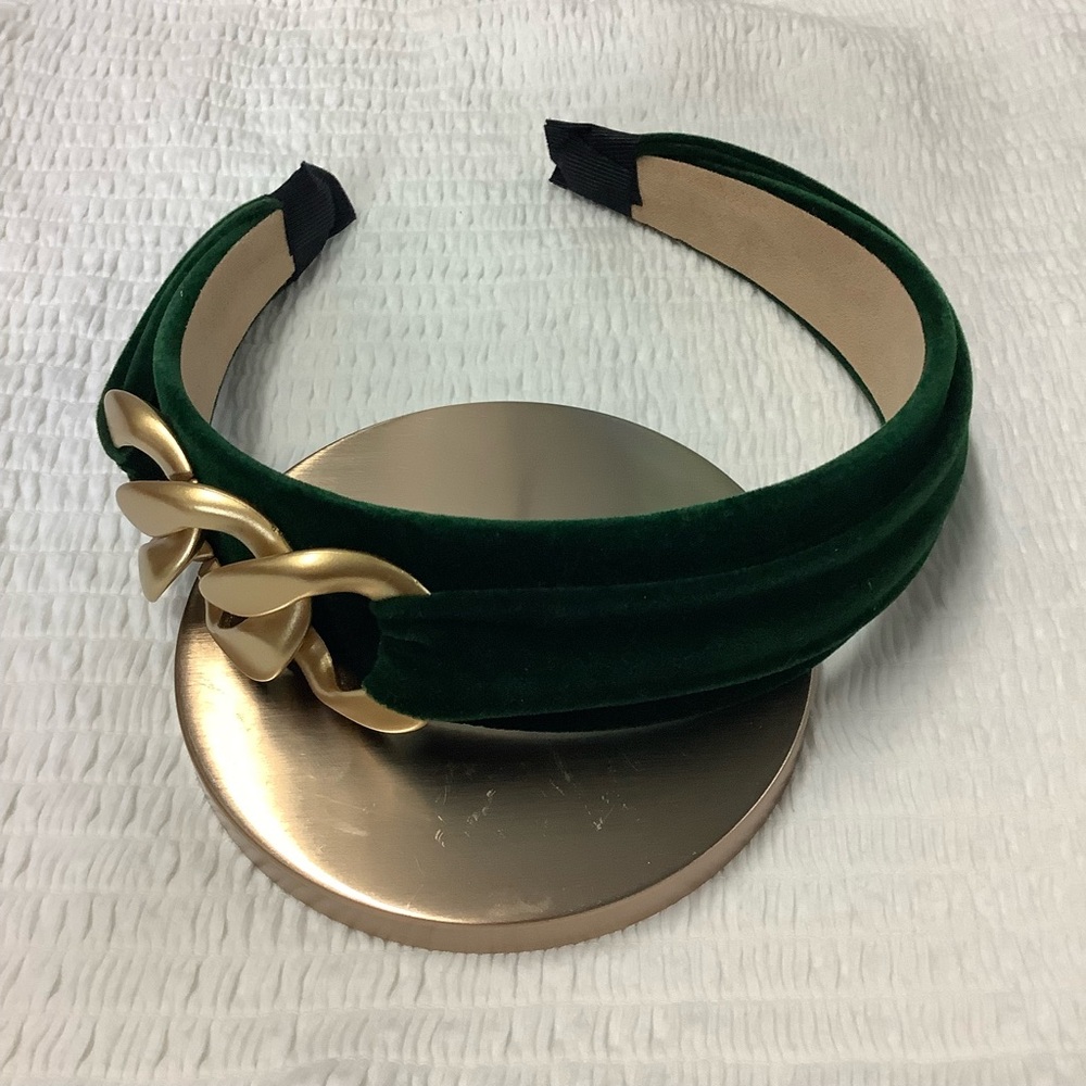 🌼Hairband Gold Chain Detail Headband in Green Velvety feel NWOT - Picture 6 of 8